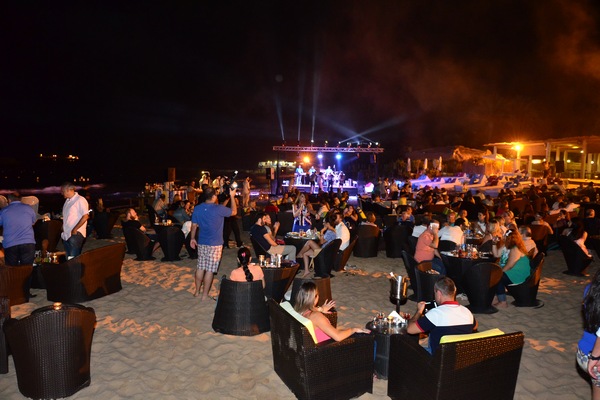 Edde Sands BBQ Pieds Dans Leau